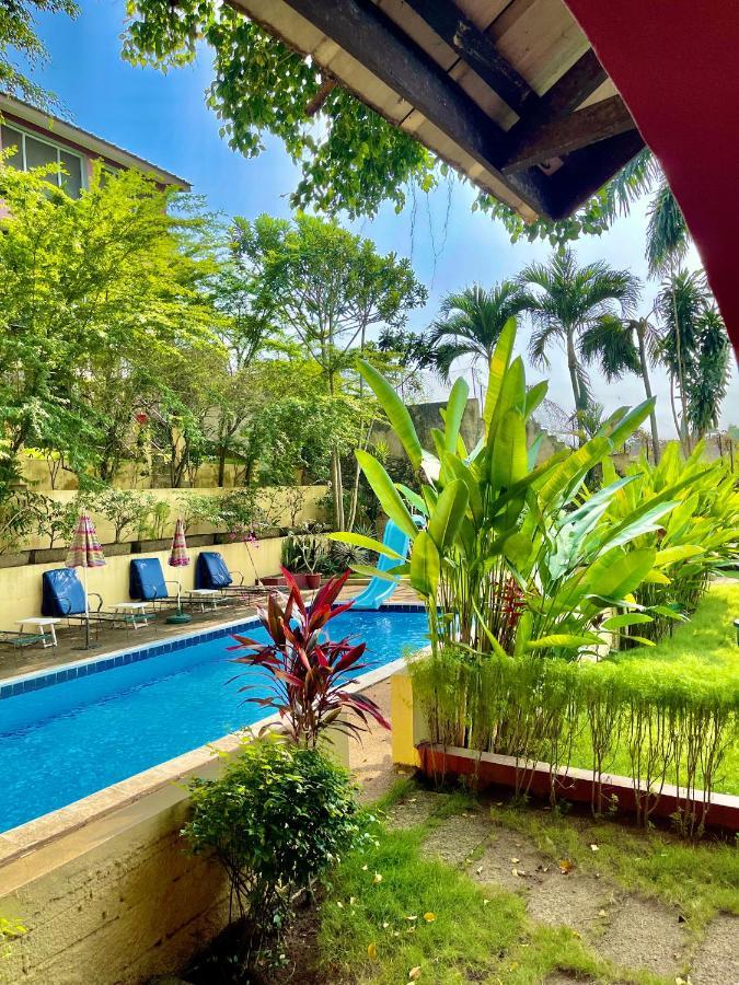 Residence Bertille Abidjan Cocody Buitenkant foto