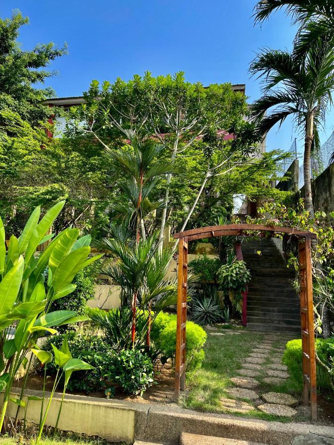 Residence Bertille Abidjan Cocody Buitenkant foto