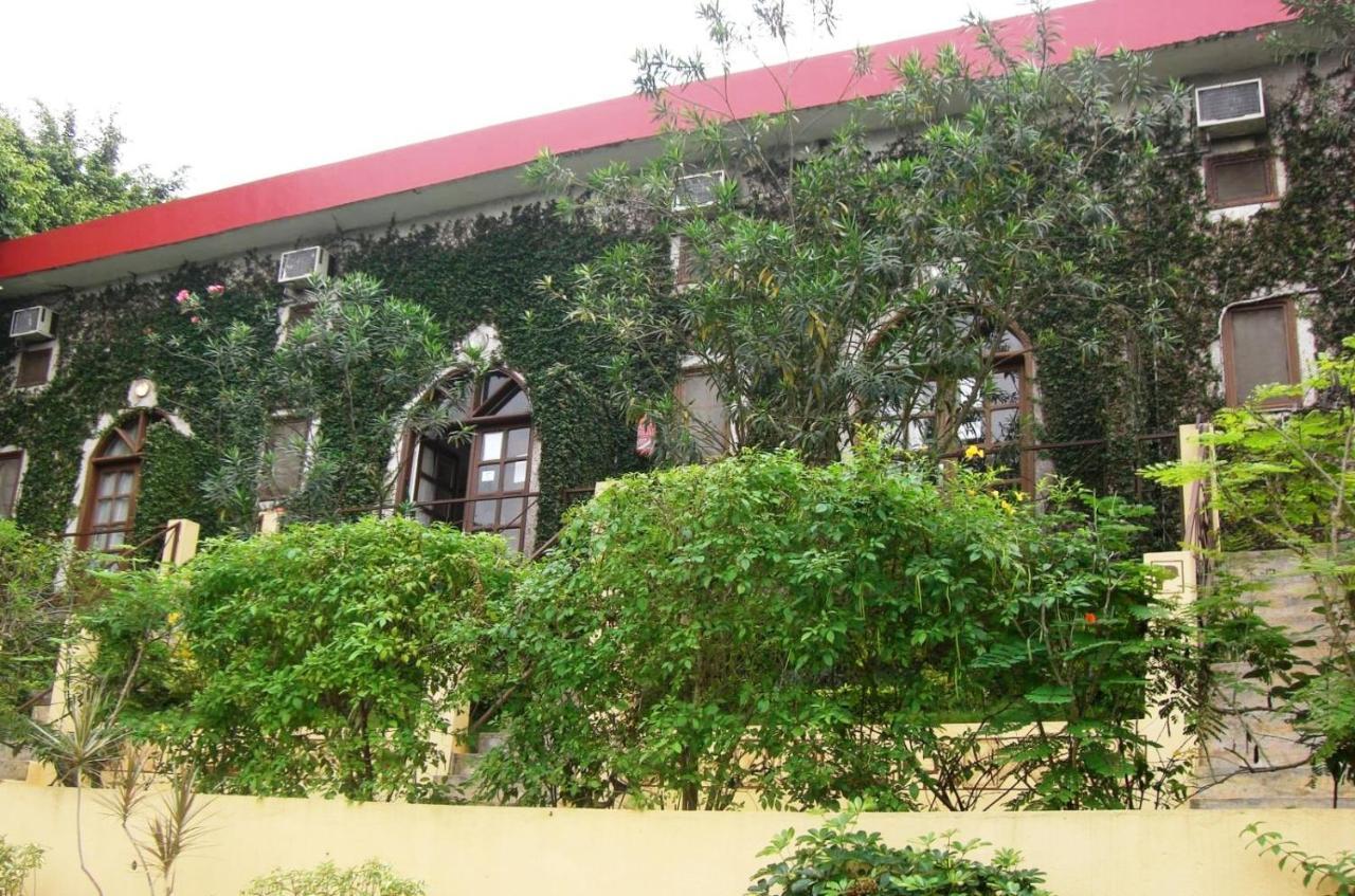 Residence Bertille Abidjan Cocody Buitenkant foto