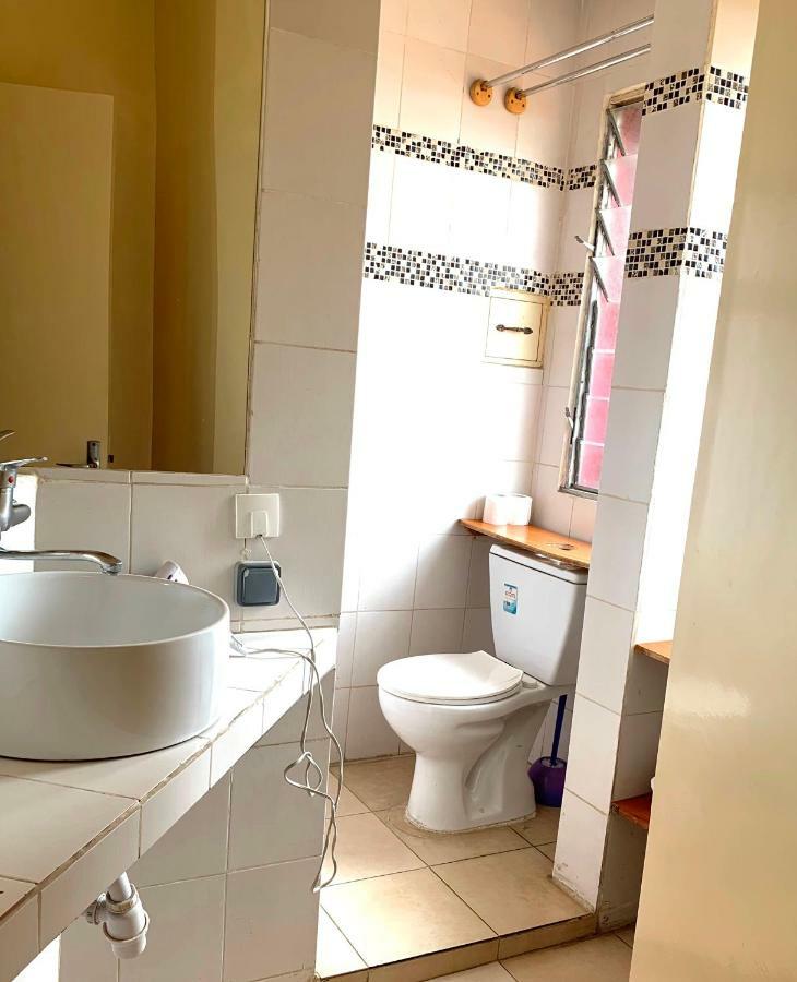 Residence Bertille Abidjan Cocody Buitenkant foto