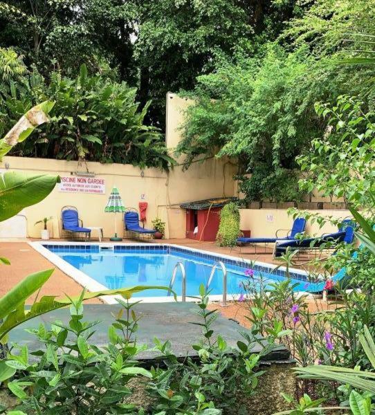Residence Bertille Abidjan Cocody Buitenkant foto